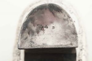 Scarpa. Argento fuso, sagomato e cesellato. Argenteria europea (Hanau?) del XIX-XX secolo. Marchi ad imitazione dell'argenteria francese del XVIII secolo  - Asta Argenti del XX secolo - Associazione Nazionale - Case d'Asta italiane