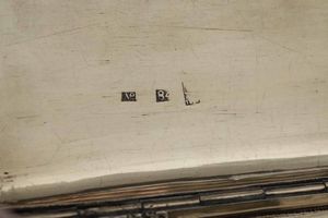 Tabacchiera. Argento sbalzato, cesellato e niellato. San Pietroburgo 186(?), assaggiato BC (non identificato)  - Asta Argenti del XX secolo - Associazione Nazionale - Case d'Asta italiane