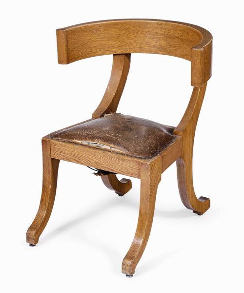 ,Duilio Cambellotti : Sedia in legno di rovere e seduta in pelle  - Asta Dimore italiane  - Associazione Nazionale - Case d'Asta italiane