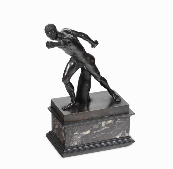 Gladiatore borghese. Bronzo fuso e patinato. Fonditore del XIX-XX secolo  - Asta Dimore italiane  - Associazione Nazionale - Case d'Asta italiane
