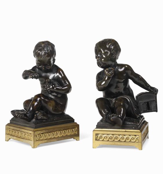 Coppia di sculture in bronzo fuso, patinato e dorato. Francia XIX-XX secolo, Da Jean-Baptiste Pigalle (1714-1785) Il bambino e l'uccellino<BR>Il bambino e la gabbia  - Asta Dimore italiane  - Associazione Nazionale - Case d'Asta italiane