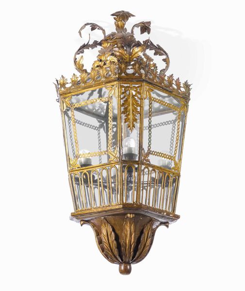 Lanterna in lamierino e legno dorato, XIX secolo  - Asta Dimore italiane  - Associazione Nazionale - Case d'Asta italiane