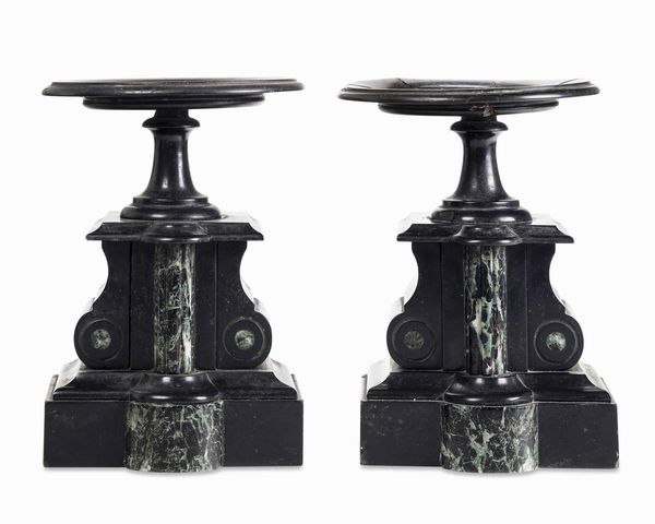 Coppia di alzate in marmo nero del Belgio e verde antico, XIX-XX secolo  - Asta Dimore italiane  - Associazione Nazionale - Case d'Asta italiane