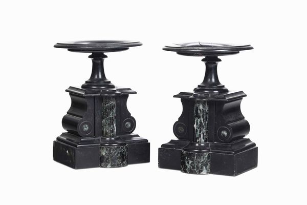 Coppia di alzate in marmo nero del Belgio e verde antico, XIX-XX secolo  - Asta Dimore italiane  - Associazione Nazionale - Case d'Asta italiane