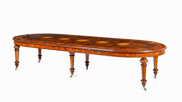 Grande tavolo lastronato e intarsiato. Inghilterra, XIX-XX secolo  - Asta Dimore italiane  - Associazione Nazionale - Case d'Asta italiane