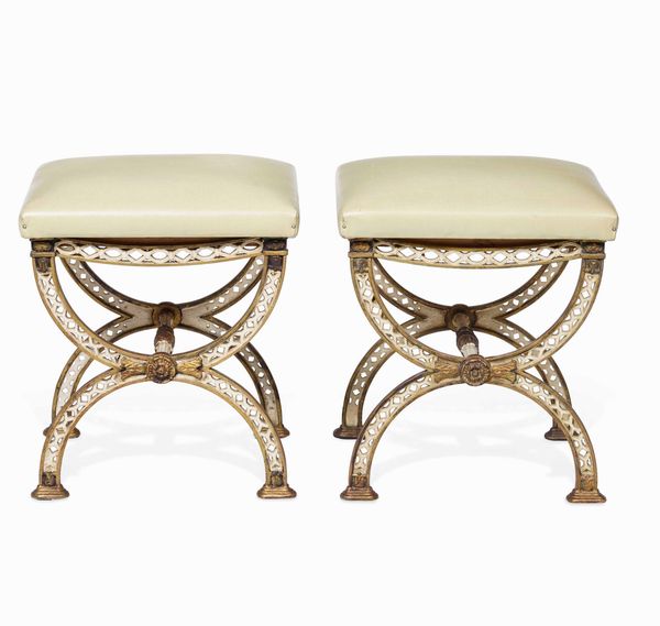 Coppia di sgabelli in ferro, XX secolo  - Asta Dimore italiane  - Associazione Nazionale - Case d'Asta italiane