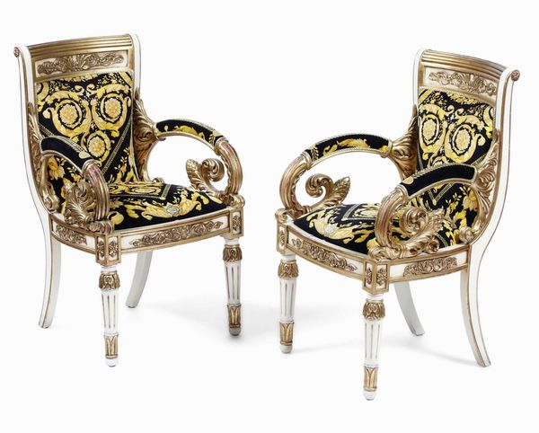 Coppia di poltrone laccate e dorate rivestite in stoffa Versace  - Asta Dimore italiane  - Associazione Nazionale - Case d'Asta italiane