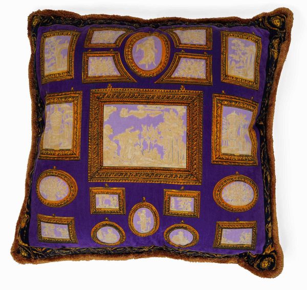 Cuscino con tessuto Versace  - Asta Dimore italiane  - Associazione Nazionale - Case d'Asta italiane