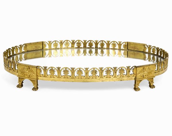 Pr�sentoir a specchio ovale. Bronzo dorato e cesellato. Francia, XIX secolo  - Asta Dimore italiane  - Associazione Nazionale - Case d'Asta italiane