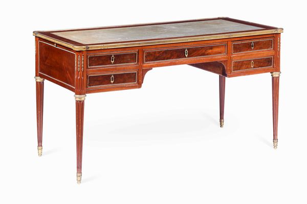 Scrivania diplomatica lastronata in mogano, Nicolas Grevenich (1735 - 1820). Francia, XVIII-XIX secolo STAMPIGLIO???  - Asta Dimore italiane  - Associazione Nazionale - Case d'Asta italiane