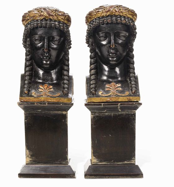 Due teste femminili. Legno intagliato, dorato ed ebanizzato. Scultore neoclassico del XIX secolo  - Asta Dimore italiane  - Associazione Nazionale - Case d'Asta italiane