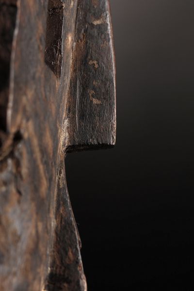 Lese/Bira /Ndaaka (?) - Repubblica Democratica del Congo, Regione Ituri : Maschera.Legno duro a patina scura.Segni d'uso.  - Asta Asta 365 | ARTE AFRICANA, OCEANICA E DELLE AMERICHE - ARTE AFRICANA Tradizionale - Associazione Nazionale - Case d'Asta italiane
