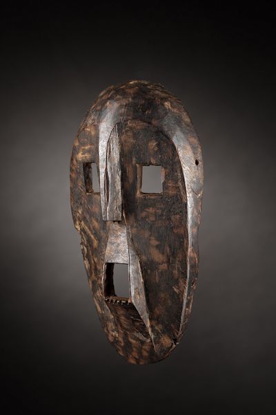 Lese/Bira /Ndaaka (?) - Repubblica Democratica del Congo, Regione Ituri : Maschera.Legno duro a patina scura.Segni d'uso.  - Asta Asta 365 | ARTE AFRICANA, OCEANICA E DELLE AMERICHE - ARTE AFRICANA Tradizionale - Associazione Nazionale - Case d'Asta italiane