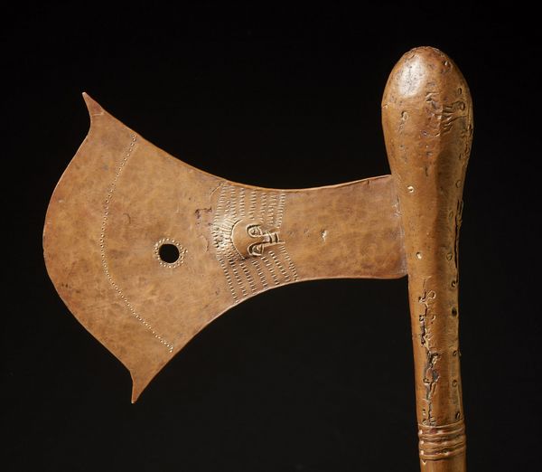 Nsapo o Songye - Repubblica Democratica del Congo : Ascia cerimoniale Kilonda.Legno, rame ferro.Segni d'uso.  - Asta Asta 365 | ARTE AFRICANA, OCEANICA E DELLE AMERICHE - ARTE AFRICANA Tradizionale - Associazione Nazionale - Case d'Asta italiane