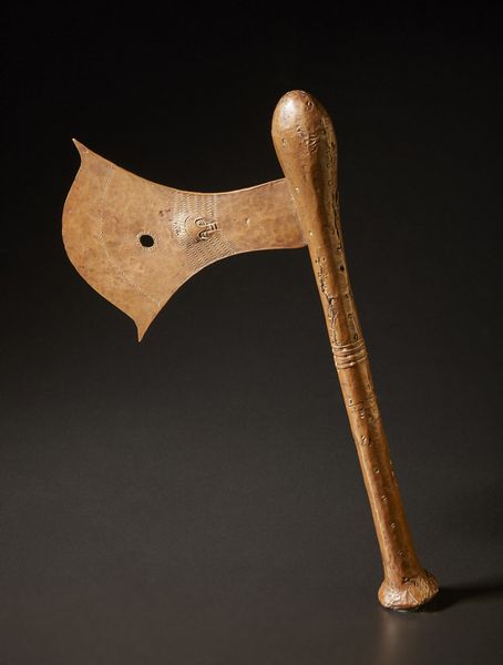 Nsapo o Songye - Repubblica Democratica del Congo : Ascia cerimoniale Kilonda.Legno, rame ferro.Segni d'uso.  - Asta Asta 365 | ARTE AFRICANA, OCEANICA E DELLE AMERICHE - ARTE AFRICANA Tradizionale - Associazione Nazionale - Case d'Asta italiane