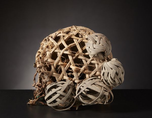 Salampasu - Repubblica Democratica del Congo : Maschera Wamulandwa.Legno duro, fibre e lamelle di rame.Patina naturale. segni d'uso.  - Asta Asta 365 | ARTE AFRICANA, OCEANICA E DELLE AMERICHE - ARTE AFRICANA Tradizionale - Associazione Nazionale - Case d'Asta italiane