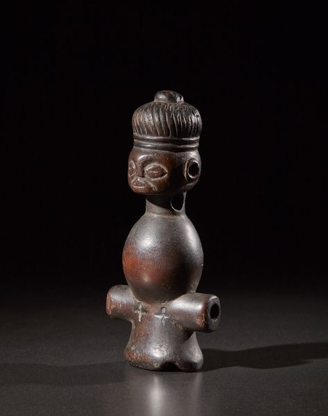 Chokwe o Lwena - Repubblica democrtica del Congo, Angola : Fischietto antropomorfo.Legno duro a patina scura.Segni d'uso.  - Asta Asta 365 | ARTE AFRICANA, OCEANICA E DELLE AMERICHE - ARTE AFRICANA Tradizionale - Associazione Nazionale - Case d'Asta italiane