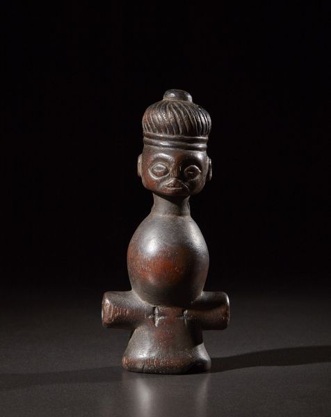 Chokwe o Lwena - Repubblica democrtica del Congo, Angola : Fischietto antropomorfo.Legno duro a patina scura.Segni d'uso.  - Asta Asta 365 | ARTE AFRICANA, OCEANICA E DELLE AMERICHE - ARTE AFRICANA Tradizionale - Associazione Nazionale - Case d'Asta italiane