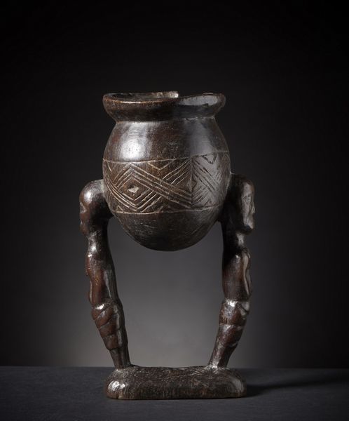 Kuba - Repubblica democratica del Congo : Coppa da libagione.Legno duro a patina scura.Piccoli difetti, una mancanza e segni d'uso.  - Asta Asta 365 | ARTE AFRICANA, OCEANICA E DELLE AMERICHE - ARTE AFRICANA Tradizionale - Associazione Nazionale - Case d'Asta italiane