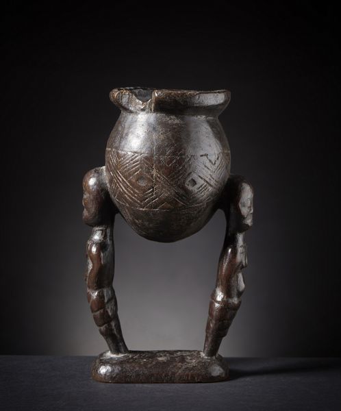 Kuba - Repubblica democratica del Congo : Coppa da libagione.Legno duro a patina scura.Piccoli difetti, una mancanza e segni d'uso.  - Asta Asta 365 | ARTE AFRICANA, OCEANICA E DELLE AMERICHE - ARTE AFRICANA Tradizionale - Associazione Nazionale - Case d'Asta italiane