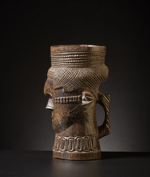 Kuba - Repubblica democratica del Congo : Coppa per libagione o Mbwoongntey.Legno duro a patina lucida.Difetti, una crepa e segni d'uso.  - Asta Asta 365 | ARTE AFRICANA, OCEANICA E DELLE AMERICHE - ARTE AFRICANA Tradizionale - Associazione Nazionale - Case d'Asta italiane