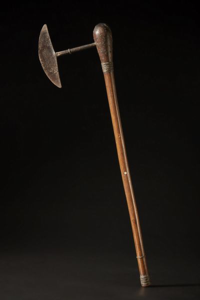 Zulu - Sudafrica : Ascia e insegna di rango.Legno, ferro.Difetti e segni d'uso.  - Asta Asta 365 | ARTE AFRICANA, OCEANICA E DELLE AMERICHE - ARTE AFRICANA Tradizionale - Associazione Nazionale - Case d'Asta italiane