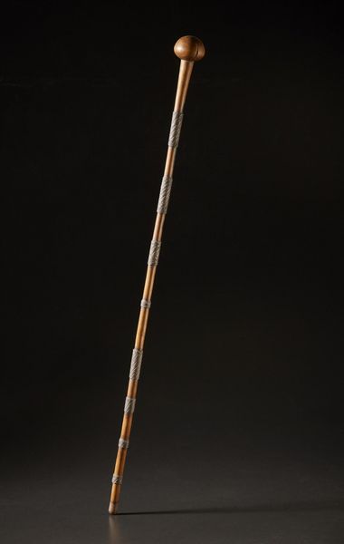 Zulu - Sudafrica : Mazza da guerra ed insegna di rango.Legno duro a patina naturale, metallo.Difetti e segni d'uso.  - Asta Asta 365 | ARTE AFRICANA, OCEANICA E DELLE AMERICHE - ARTE AFRICANA Tradizionale - Associazione Nazionale - Case d'Asta italiane