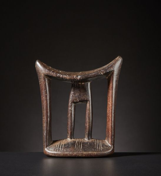 Kambatta - Etiopia : Poggiatesta.Legno duro a patina scura.Segni d'uso.  - Asta Asta 365 | ARTE AFRICANA, OCEANICA E DELLE AMERICHE - ARTE AFRICANA Tradizionale - Associazione Nazionale - Case d'Asta italiane