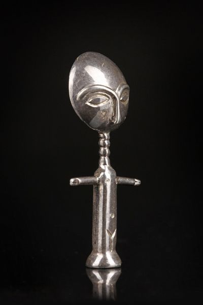 AUTORE NON IDENTIFICATO : Ciondolo in argento di produzione europea riproducente  scultura Akuaba.  - Asta Asta 365 | ARTE AFRICANA, OCEANICA E DELLE AMERICHE - ARTE AFRICANA Tradizionale - Associazione Nazionale - Case d'Asta italiane