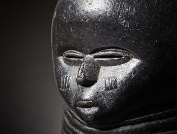 Mende - Sierra Leone : Maschera a casco.Legno duro  a patina nera, chiodi.Mancanze, difetti, restauri e magnifici segni d'uso.Ex collezione Ren� Druart.  - Asta Asta 365 | ARTE AFRICANA, OCEANICA E DELLE AMERICHE - ARTE AFRICANA Tradizionale - Associazione Nazionale - Case d'Asta italiane