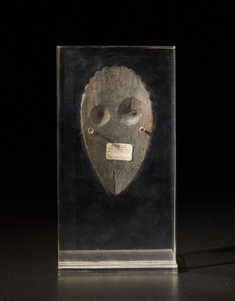 Bassa - Liberia : Maschera in miniatura.Legno duro a patina scura.Segni d'usosu supporto in plexiglass  - Asta Asta 365 | ARTE AFRICANA, OCEANICA E DELLE AMERICHE - ARTE AFRICANA Tradizionale - Associazione Nazionale - Case d'Asta italiane