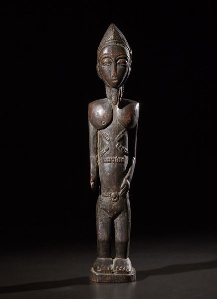 Baule - Costa d'Avorio : Figura maschile di antenato.Legno duro a patina scura.Segni d'uso.Un restauro alla base, segni d'uso.  - Asta Asta 365 | ARTE AFRICANA, OCEANICA E DELLE AMERICHE - ARTE AFRICANA Tradizionale - Associazione Nazionale - Case d'Asta italiane