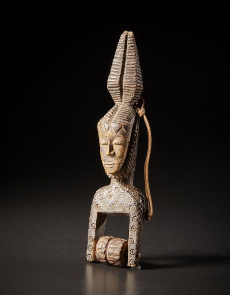 Guro - Costa d'Avorio : Puleggia da telaio.Legno duro con patina scura.Segni d'uso.  - Asta Asta 365 | ARTE AFRICANA, OCEANICA E DELLE AMERICHE - ARTE AFRICANA Tradizionale - Associazione Nazionale - Case d'Asta italiane