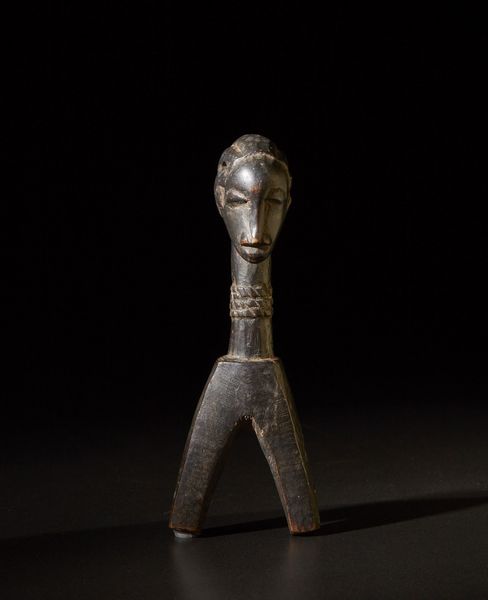 Guro - Costa d'Avorio : Puleggia da  telaio.Legno duro a patina scura.Segni d'uso.  - Asta Asta 365 | ARTE AFRICANA, OCEANICA E DELLE AMERICHE - ARTE AFRICANA Tradizionale - Associazione Nazionale - Case d'Asta italiane