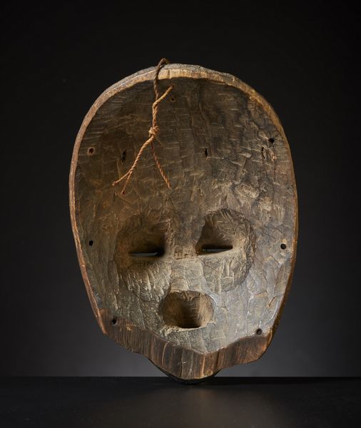 Guro - Costa d'Avorio : Maschera Gugu.Legno duro a patina scura.Difetti, mancanze e notevoli segni d'uso.  - Asta Asta 365 | ARTE AFRICANA, OCEANICA E DELLE AMERICHE - ARTE AFRICANA Tradizionale - Associazione Nazionale - Case d'Asta italiane
