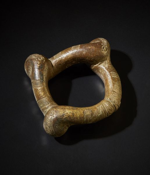Arte africana : Bracciale moneta.Lega di bronzo.Segni d'uso.  - Asta Asta 365 | ARTE AFRICANA, OCEANICA E DELLE AMERICHE - ARTE AFRICANA Tradizionale - Associazione Nazionale - Case d'Asta italiane