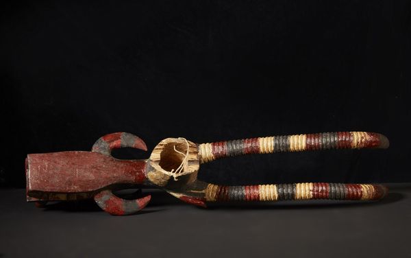 Senufo - Costa d'Avorio, Mali : Maschera a casco Kponyugo Legno e pigmenti industriali.Difetti, mancanze, un restauro e segni d'uso.  - Asta Asta 365 | ARTE AFRICANA, OCEANICA E DELLE AMERICHE - ARTE AFRICANA Tradizionale - Associazione Nazionale - Case d'Asta italiane