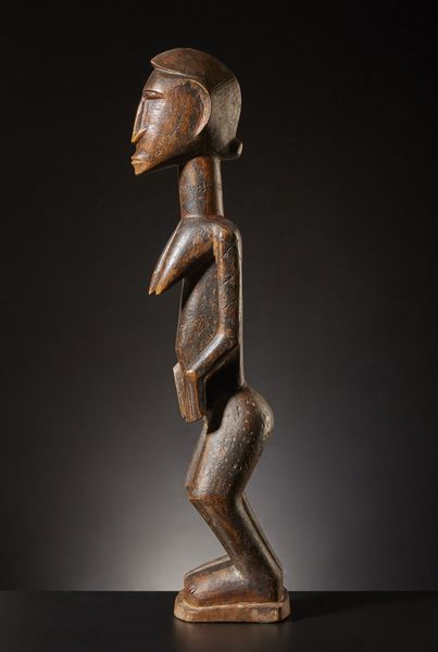 Dogon - Mali : Figura femminile di antenata.Legno duro a patina chiara e lucida, con tracce di pigmento.Difetti e segni d'uso.  - Asta Asta 365 | ARTE AFRICANA, OCEANICA E DELLE AMERICHE - ARTE AFRICANA Tradizionale - Associazione Nazionale - Case d'Asta italiane
