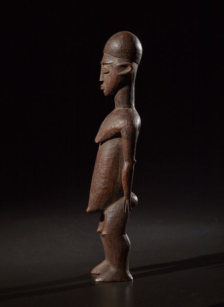 Lobi - Burkina Faso : Figura maschile o Bateba.Legno duro a patina naturale.Segni d'uso.  - Asta Asta 365 | ARTE AFRICANA, OCEANICA E DELLE AMERICHE - ARTE AFRICANA Tradizionale - Associazione Nazionale - Case d'Asta italiane