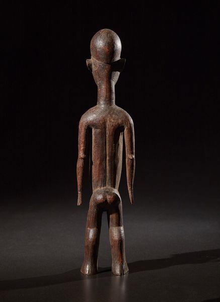 Lobi - Burkina Faso : Figura maschile o Bateba.Legno duro a patina naturale.Segni d'uso.  - Asta Asta 365 | ARTE AFRICANA, OCEANICA E DELLE AMERICHE - ARTE AFRICANA Tradizionale - Associazione Nazionale - Case d'Asta italiane