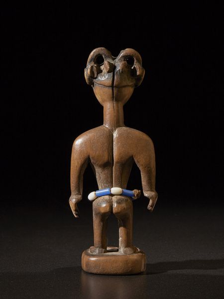 Ewe - Ghana : Scultura  femminile.Legno duro a patina chiara, perline e pigmenti.Una mancanza e segni d'uso.  - Asta Asta 365 | ARTE AFRICANA, OCEANICA E DELLE AMERICHE - ARTE AFRICANA Tradizionale - Associazione Nazionale - Case d'Asta italiane