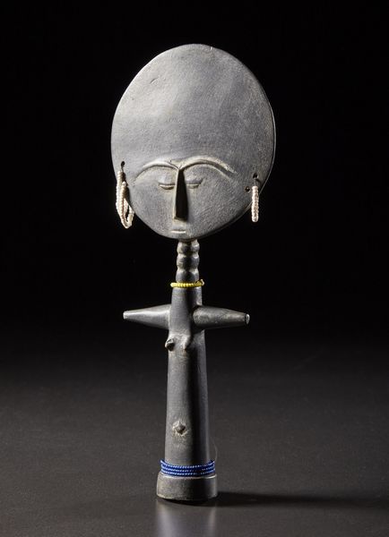 Ashanti - Ghana : Bambola di fertilit o Akua' ba.Legno duro a patina scura, perline.Segni d'uso.  - Asta Asta 365 | ARTE AFRICANA, OCEANICA E DELLE AMERICHE - ARTE AFRICANA Tradizionale - Associazione Nazionale - Case d'Asta italiane