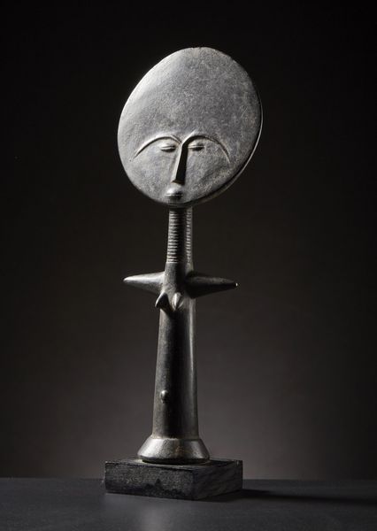 Ashanti - Ghana : Bambola di fertilit o Akua'ba.Legno duro a patina nera.Segni d'uso.Etichetta scritta a mano Con base  - Asta Asta 365 | ARTE AFRICANA, OCEANICA E DELLE AMERICHE - ARTE AFRICANA Tradizionale - Associazione Nazionale - Case d'Asta italiane