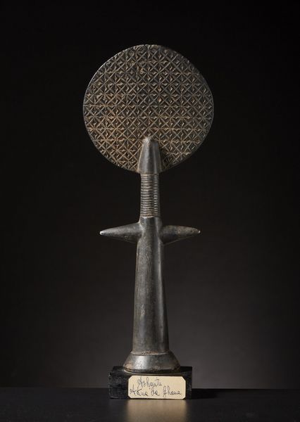 Ashanti - Ghana : Bambola di fertilit o Akua'ba.Legno duro a patina nera.Segni d'uso.Etichetta scritta a mano Con base  - Asta Asta 365 | ARTE AFRICANA, OCEANICA E DELLE AMERICHE - ARTE AFRICANA Tradizionale - Associazione Nazionale - Case d'Asta italiane