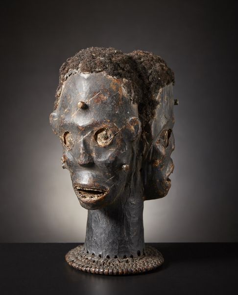 Ekoi o Eiagham - Nigeria, Camerun : Cimiero in forma di testa umana.Legno, pelle di antilope pigmenti e capelli umani su base di vimini.Difetti e segni d'uso.  - Asta Asta 365 | ARTE AFRICANA, OCEANICA E DELLE AMERICHE - ARTE AFRICANA Tradizionale - Associazione Nazionale - Case d'Asta italiane