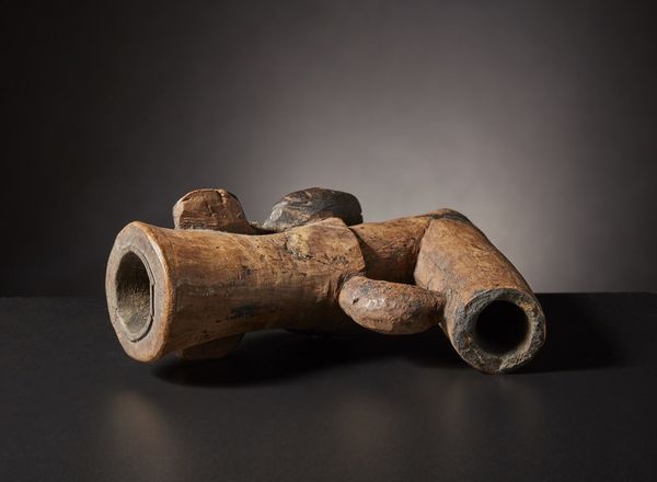 Baham - Camerun : Fornello da pipa in forma di testa di elefante.Legno duro a patina naturale, pigmenti, metallo.Segni d'uso.  - Asta Asta 365 | ARTE AFRICANA, OCEANICA E DELLE AMERICHE - ARTE AFRICANA Tradizionale - Associazione Nazionale - Case d'Asta italiane