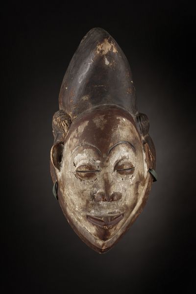 Punu - Gabon, Regione del fiume Ngouni : Maschera Mukudj.Legno tenero a patina naturale, caolino e pigmenti.Mancanze e segni d'uso.  - Asta Asta 365 | ARTE AFRICANA, OCEANICA E DELLE AMERICHE - ARTE AFRICANA Tradizionale - Associazione Nazionale - Case d'Asta italiane