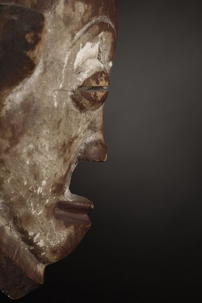 Punu - Gabon, Regione del fiume Ngouni : Maschera Mukudj.Legno tenero a patina naturale, caolino e pigmenti.Mancanze e segni d'uso.  - Asta Asta 365 | ARTE AFRICANA, OCEANICA E DELLE AMERICHE - ARTE AFRICANA Tradizionale - Associazione Nazionale - Case d'Asta italiane