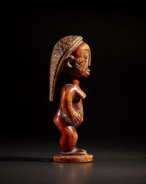 Tabwa - Repubblica Democratica del Congo : Scultura di antenata.Avorio.Segni d'uso.  - Asta Asta 365 | ARTE AFRICANA, OCEANICA E DELLE AMERICHE - ARTE AFRICANA Tradizionale - Associazione Nazionale - Case d'Asta italiane