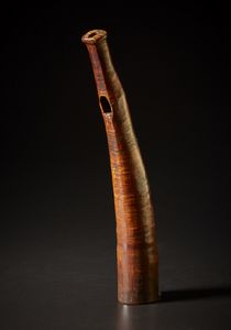 Mangbetu - Repubblica Democratica del Congo : Olifante da caccia.Avorio a patina scura e lucida.Piccoli difetti e segni d'uso.  - Asta Asta 365 | ARTE AFRICANA, OCEANICA E DELLE AMERICHE - ARTE AFRICANA Tradizionale - Associazione Nazionale - Case d'Asta italiane